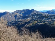 04 Altopiano di Selvino-Aviatico con Cornagera  e Poieto dal tempietto Madonna del Perello